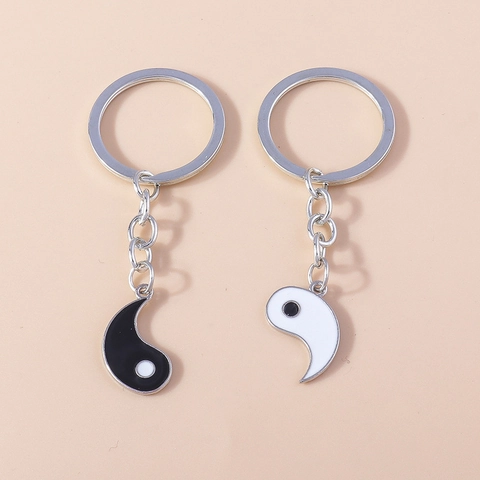 Creative Chinese Style Yin Yang Tai Chi Metal Keychain Zinc Alloy Enamel Bag Hanging Charm Jewelry For Couples Friends Gift