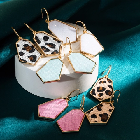 Trendy Alloy Faux Leather Geometric Hexagon Drop Earrings For Women Leopard Print Pink Blue Glitter Statement Earrings Fashion Jewelry
