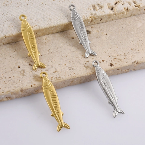 Ciondolo Pesciolino in Acciaio Inossidabile 304 Placcato Oro 18K Ciondolo Animale per DIY Collana Bracciale Gioielli Nautici Donna