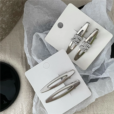 Silber Legierung Hohl Weidenblatt Haarspangen Für Damen Koreanische Mode Strass Buchstabe M Entenschnabelklemme Haarschmuck