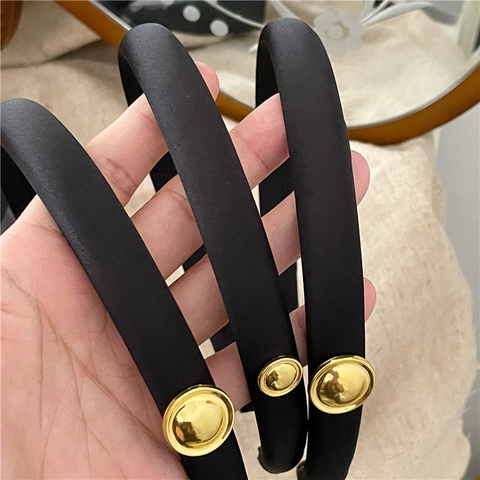 Cerchietto Imbottito in Tessuto di Raso Vintage per Donna Fascia per Capelli in Tessuto Nero Con Toppa in Lega Circolare Dorata