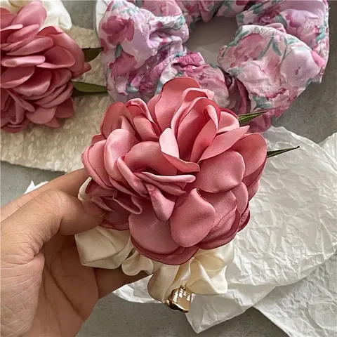 Scrunchies in Tessuto Floreale in Stile Coreano Elastici per Capelli in Raso a Fiore Grande Elegante Rosa Bianco Accessori per Capelli Donna