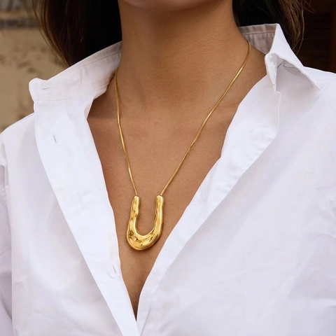 Collar Con Colgante En Forma De U Irregular Acero Inoxidable 304 Chapado En Oro PVD Cadena De Serpiente Joyería Minimalista