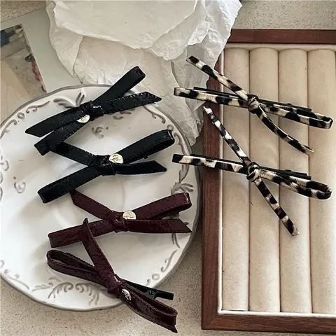 Fermagli per Capelli a Fiocco in Pelle PU Vintage Maculati Nero Bordeaux Eleganti Fermagli a Becco d'Anatra Accessori Moda Donna