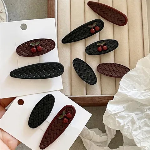 Vintage PU-Leder Gewebte Haarspangen Süße Kirsch Entenschnabel-Clips Koreanischer Stil Fruchtmuster Haarschmuck Für Damen Mädchen