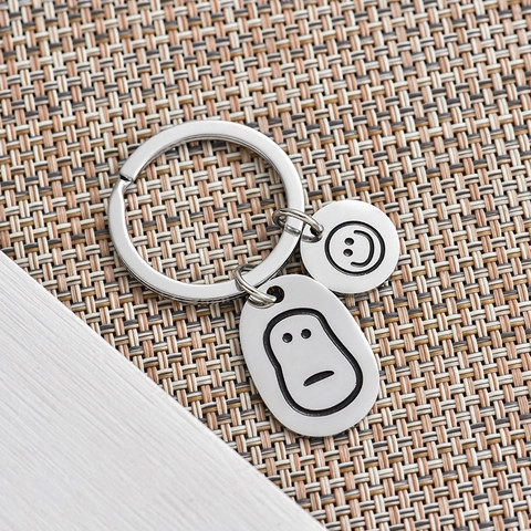 Creative Stainless Steel Smile Face Expression Pendant Keychain Cute Bag Charm Accessory For Men Women Holiday Birthday Gift