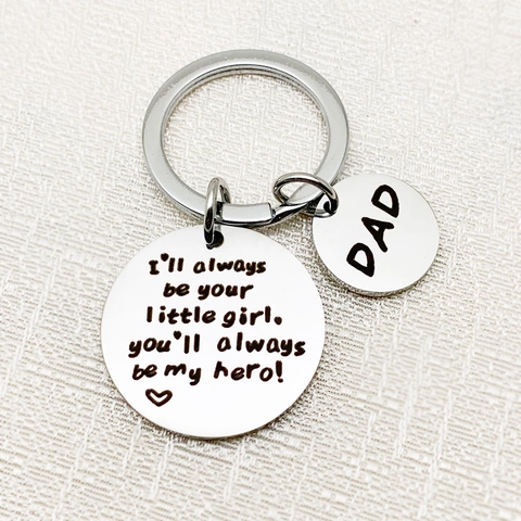 Llavero de Regalo para el Día del Padre de Acero Inoxidable con Grabado Colgante de Niña Héroe Joyería Sentimental Regalo para Papá