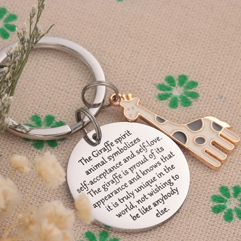 Portachiavi Ispiratore con Giraffa Acciaio Inossidabile Citazione Incisa Smalto Pendente Animale per Donne Amici Compleanno Regalo