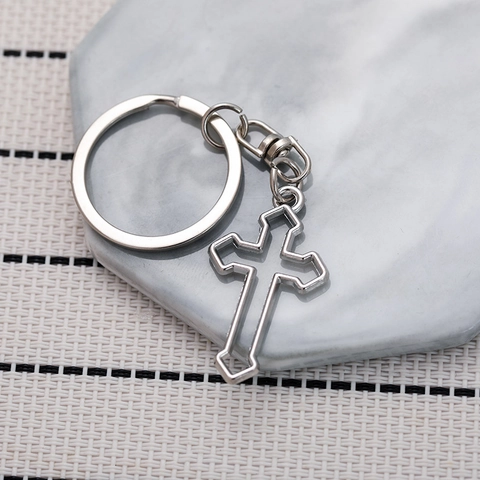 Porte-clés Croix Ajourée en Alliage de Zinc Argent Anneau Métallique Simple Créatif Pendentif Sac à Dos Bijoux Religieux