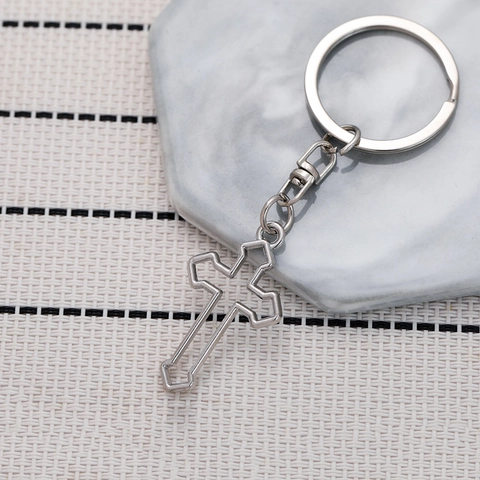 Porte-clés Croix Ajourée en Alliage de Zinc Argent Anneau Métallique Simple Créatif Pendentif Sac à Dos Bijoux Religieux