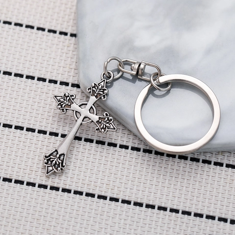 Gothic Vintage Silver Cross Keychain Metal Key Ring Flower Pattern Fleur-de-lis Pendant for Backpack Women Men Jewelry Gift