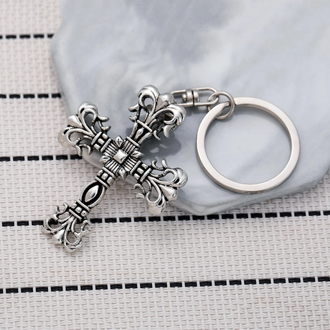 Vintage Gothic Zinc Alloy Cross Keychain For Men Women Fleur-de-lis Pattern Punk Style Retro Metal Bag Charm Key Ring