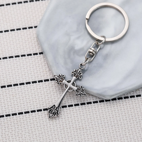 Gothic Vintage Silver Cross Keychain Metal Key Ring Flower Pattern Fleur-de-lis Pendant for Backpack Women Men Jewelry Gift