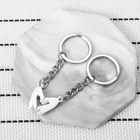 Minimalista Magnetico Coppia Portachiavi Lega di Zinco Mano Tenuta Cuore Portachiavi per Amanti Amici Matrimonio Regalo di Compleanno