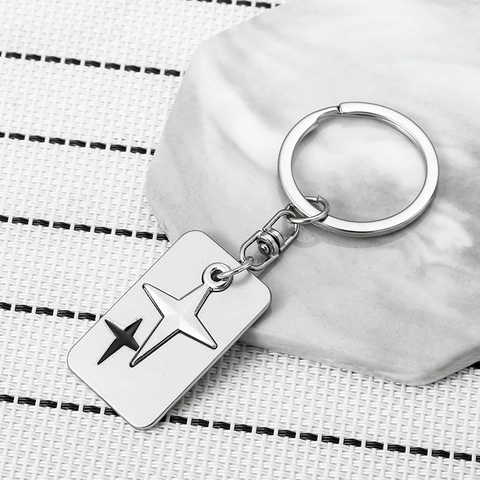 Modern Minimalistisch Metalen Ster Vierkante Plaat Sleutelhanger Creatieve Dubbele Laag Vierzijdige Ster Auto Sleutelring Voor Heren Dames