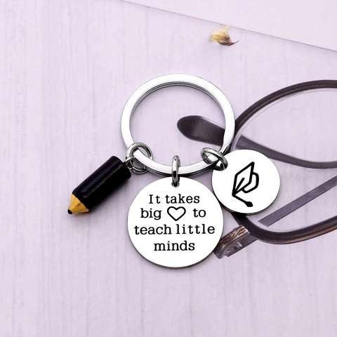 Edelstahl Schlüsselanhänger It Takes Big Heart To Teach Little Minds Lehrer Abschluss Geschenk Bleistift Anhänger Silber