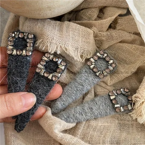 Vintage Knitted Plush Hair Clips For Women Square Rhinestone Geometric Triangle Pea Shaped BB Clips Winter Hair Accessories