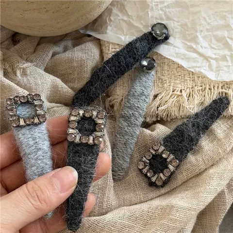 Vintage Knitted Plush Hair Clips For Women Square Rhinestone Geometric Triangle Pea Shaped BB Clips Winter Hair Accessories