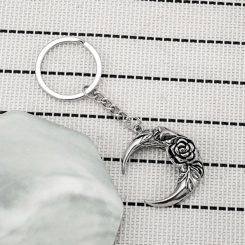 Vintage Zinc Alloy Crescent Moon Rose Keychain Antique Silver Metal Key Ring For Women Halloween Gift Backpack Charm