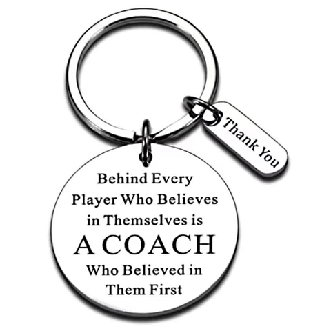 Porte-clés Cadeau Entraîneur en Acier Inoxydable Citation Behind Every Player Gravée Pendentif Thank You Motivateur