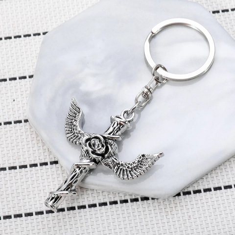 Vintage Gotische Metalen Sleutelhanger Met Roos En Gevleugeld Kruis Detail Zinklegering Voor Rugzak Sleutels Cadeau Unisex