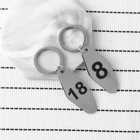 Llavero Numerado de Acero Inoxidable en Forma de Rombo Etiqueta de Identificación de Metal para Habitación de Hotel Equipaje Oficina Clasificación Plateado
