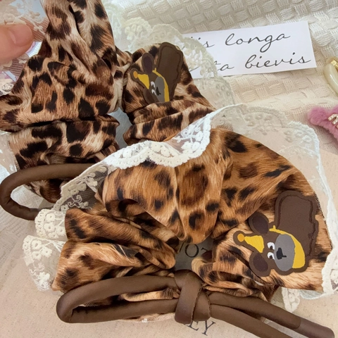 Elastico per Capelli Vintage in Tessuto Leopardato Con Bordo in Pizzo Bianco e Decorazione a Orsetto Fiocco Dolce per Donna