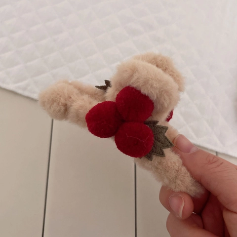 Süße Plüsch Kirsche Haarkralle Für Damen Winter Große Beige Haarklammer Süße Frucht Haarschmuck Handgefertigte Haarnadel