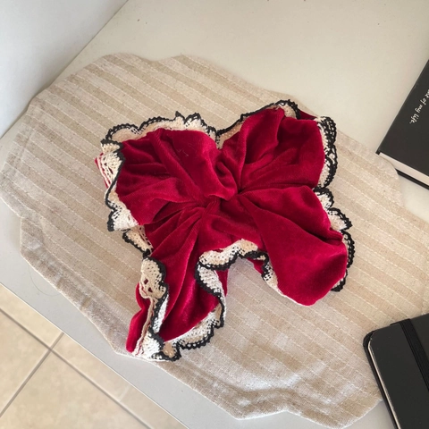 Audrey Style Large Velvet Scrunchies With Lace Edge Retro Elegant Elastic Hair Ties For Women Daily Hair Accessories