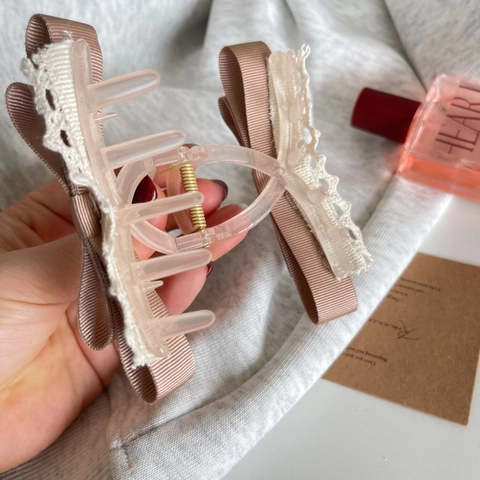French Elegant Bowknot Hair Claw Clip Transparent Plastic Resin With Lace Ribbon Decoration Sweet Hair Accessories For Women