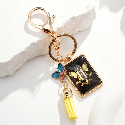 Portachiavi con Lettera Alfabeto Farfalla Vintage Placcato Oro Pendente Rettangolare con Nappa Charm Gioiello di Moda Accessorio Donna