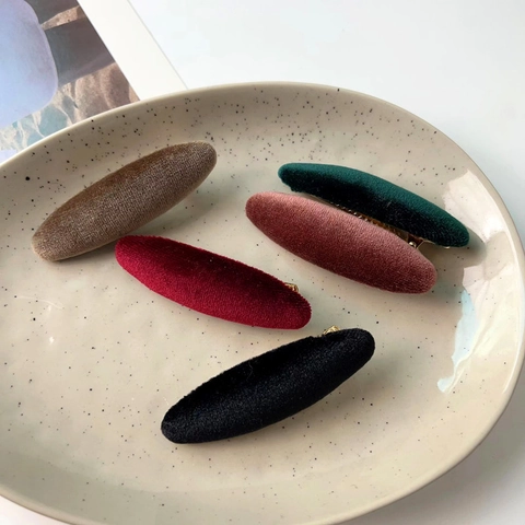 French Vintage Velvet Padded Hair Clip For Women Elegant Solid Color Oval Duckbill Barrette Handmade Hair Accessories