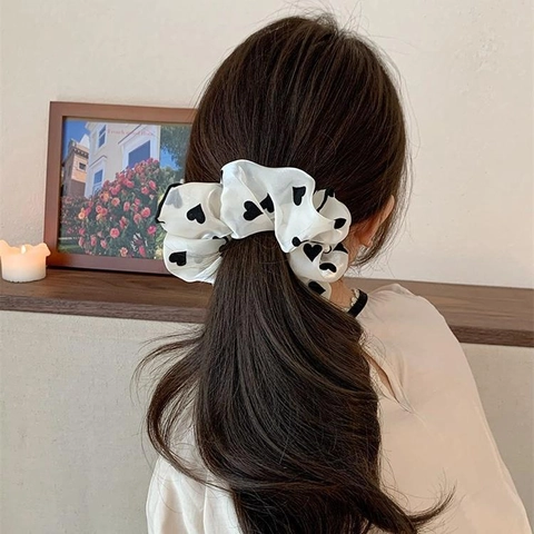 Elegante Große Stoff Haargummis Für Damen Herz Schmetterling Muster Elastisches Haarband Minimalistischer Mode Haarschmuck Geschenk
