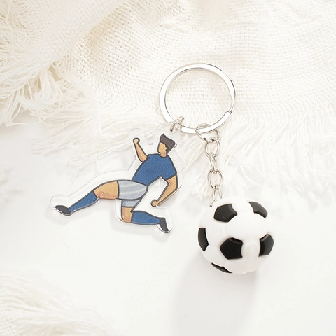 Portachiavi Creativo Atleta di Calcio Ciondolo Sportivo in Acrilico Portachiavi in Metallo con Pallone da Calcio 3D Ornamento per Zaino Regalo per Uomini Ragazzi