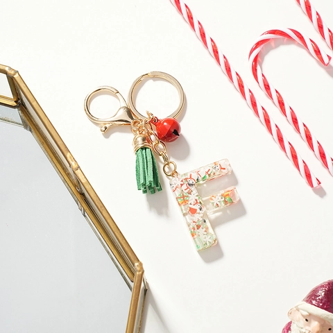 Porte-clés De Noël En Résine Transparente Lettre F Avec Bonhomme De Neige Flocon De Neige Cloche Rouge Gland Vert Cadeau