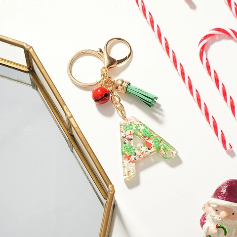 Portachiavi in Resina Lettera A con Albero di Natale e Pupazzo di Neve Trasparente Goccia di Colla con Campanello Rosso e Nappa Verde