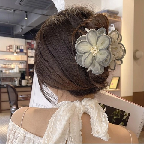 Pinza per Capelli Francese Retrò con Fiore Grande Elegante Pince a Shark in Organza con Perle Artificiali Accessorio Moda Donna
