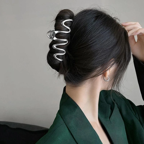 Minimalistische Haarkralle Mit Flüssigmetall Wellenlinie Koreanischer Stil Unregelmäßige Legierung Haarklammer Silber Gold Kopfschmuck