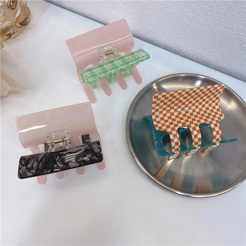 Checkerboard Color Block Hair Claw Clip Large Acrylic Gingham Shark Clip Creative Hair Accessories For Women Daily Hair Styling Tool