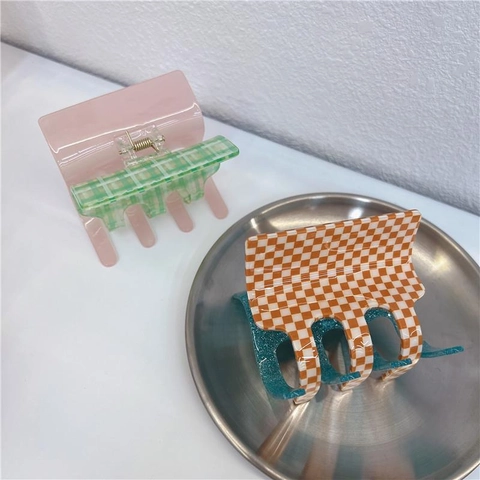 Checkerboard Color Block Hair Claw Clip Large Acrylic Gingham Shark Clip Creative Hair Accessories For Women Daily Hair Styling Tool