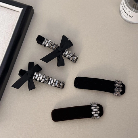 Vintage Velvet Bow Hair Clip For Women Rhinestone Embellished Black Elegant Duckbill Clip Fashion Hair Accessories