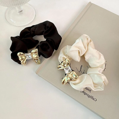 Elegante Elastico per Capelli in Satin Con Fiocco in Metallo Strass Accessori per Capelli in Stile Francese per Donna