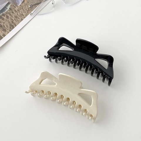 Extra Large French Style Plastic Hair Claw Clip Simple Solid Color Shark Clip For Women Thick Hair Styling Accessories