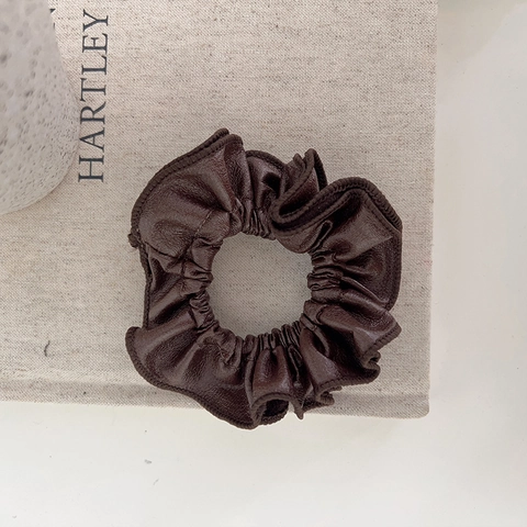 Minimalist Leather Texture Ruffle Scrunchies Vintage Solid Color Elastic Hair Ties Handmade Ponytail Holder For Women