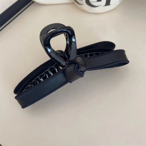 Pince à Cheveux Élégante en Alliage Texture Cuir Nœud Papillon Vintage Accessoires de Coiffure pour Femmes Quotidien