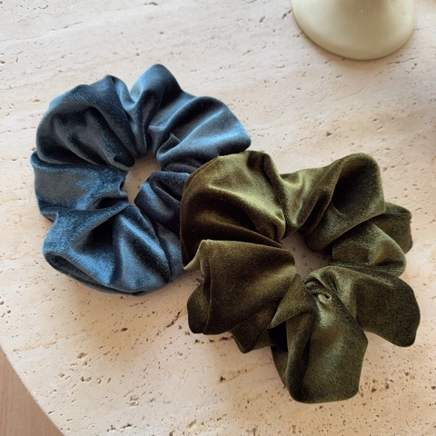 Large Velvet Hair Scrunchie Vintage French Style Elastic Hair Tie Soft Solid Color Pleated Hair Rope For Women Fashion Hair Accessories