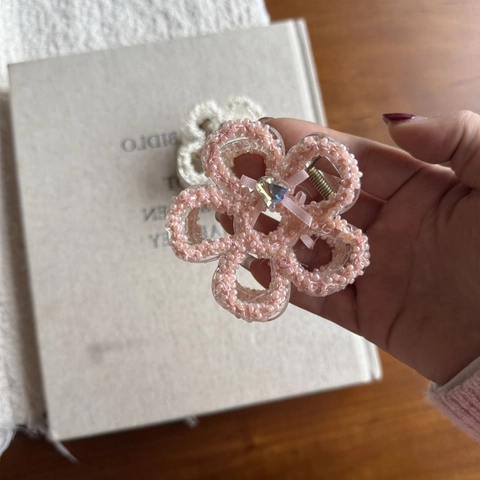 Elegante Haarklammer In Blumenform Mit Künstlichen Perlen Für Damen Transparente Acryl-Schleife Haarschmuck Accessoire