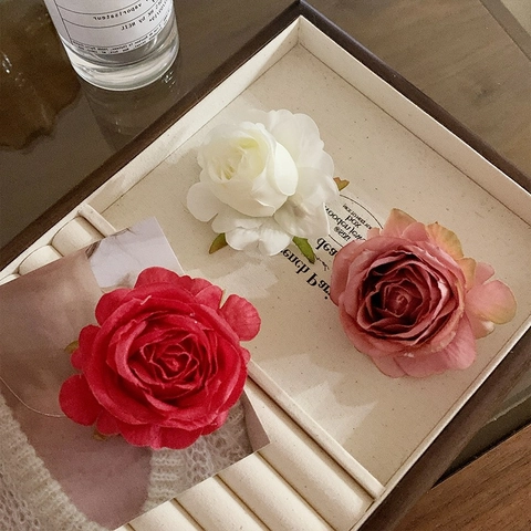 Molletta per Capelli Francese Vintage con Rosa Rossa per Donna Fatta a Mano in Tessuto Floreale a Becco d'Anatra Elegante Accessorio