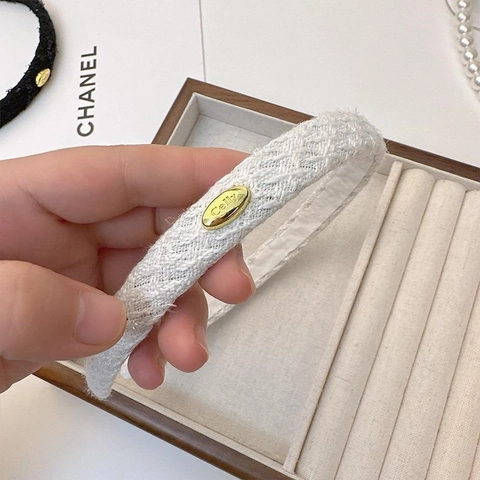 Elegante Diadema de Metal Enuelta en Tela de Tweed Con Logotipo de Letra Dorada Vintage Estilo Coreano Joyería para Mujer