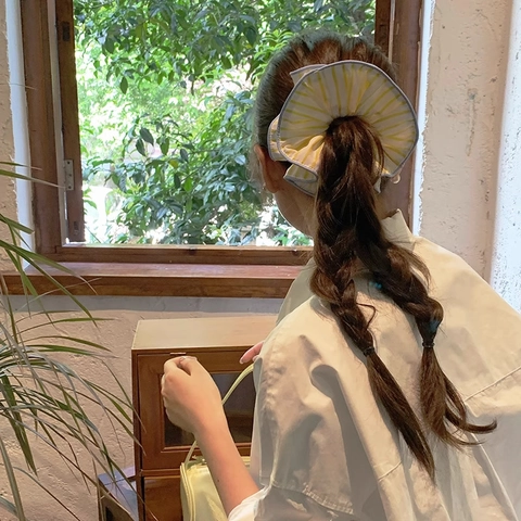 Scrunchie Grande in Tessuto a Righe Gialle e Bianche Con Profili a Contrasto Elastico per Capelli Oversize in Stile Francese da Donna